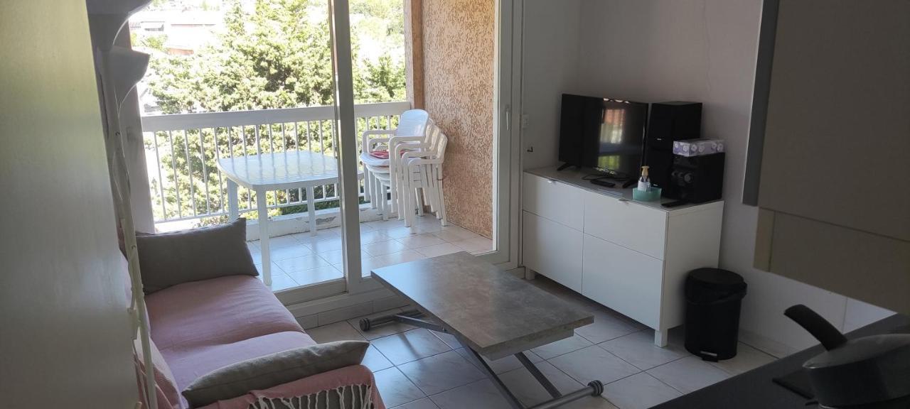 Appartement T2 Climatise Dans Residence Calme キャバレール・シュル・メール エクステリア 写真